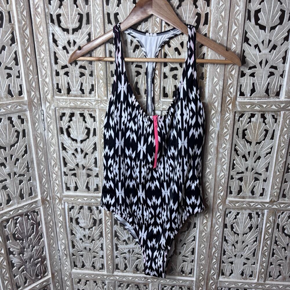 Victoria’s Secret Geometric Print Front Zip One Piece Swimsuit Cheeky SZ LARGE